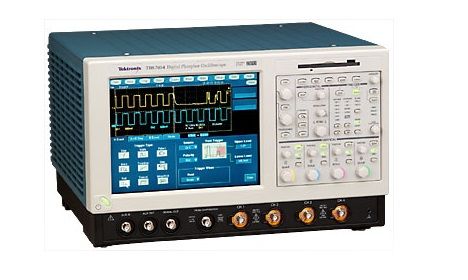 TDS7404B Tektronix Digital Oscilloscope - Digital - Oscilloscopes