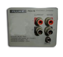 742A-1K Fluke Standard